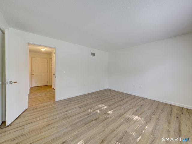 54 Oak Street 11, Middletown, CT 06457
