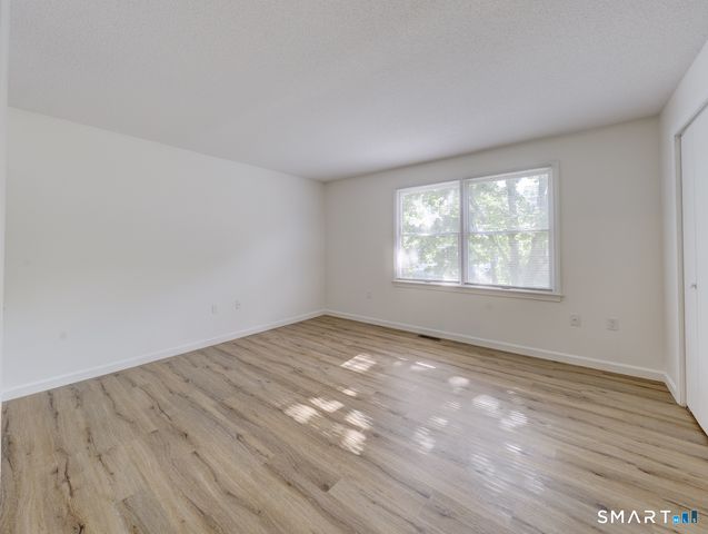 54 Oak Street 11, Middletown, CT 06457
