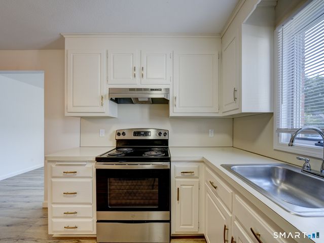 54 Oak Street 11, Middletown, CT 06457