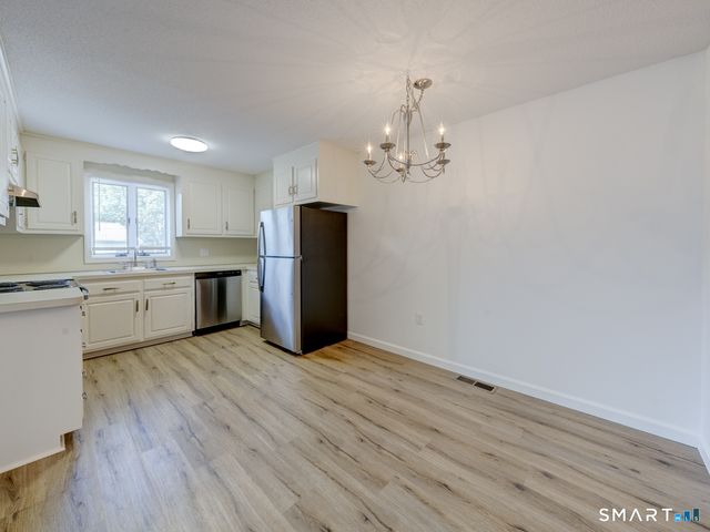 54 Oak Street 11, Middletown, CT 06457
