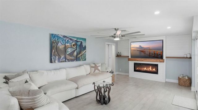 6420 3RD PALM POINT, St Pete Beach, FL 33706