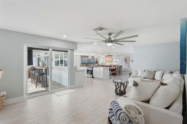 6420 3RD PALM POINT, St Pete Beach, FL 33706