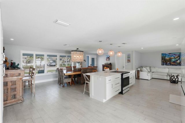 6420 3RD PALM POINT, St Pete Beach, FL 33706