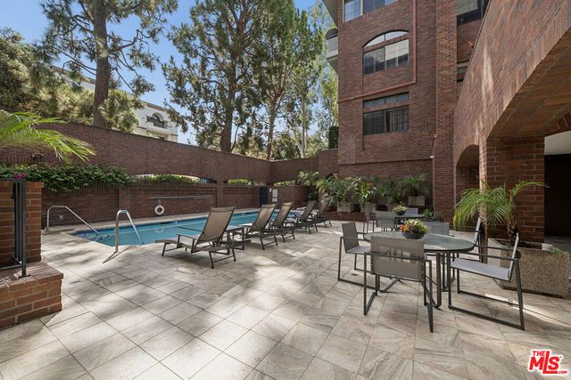200 N Swall Drive 462, Beverly Hills, CA 90211