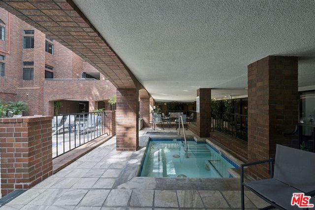 200 N Swall Drive 462, Beverly Hills, CA 90211