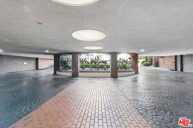 200 N Swall Drive 462, Beverly Hills, CA 90211