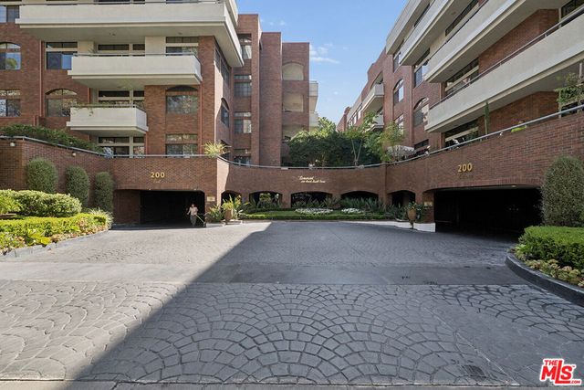 200 N Swall Drive 462, Beverly Hills, CA 90211