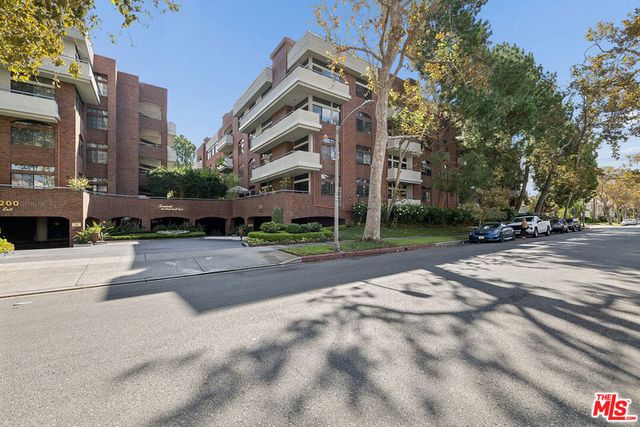 200 N Swall Drive 462, Beverly Hills, CA 90211