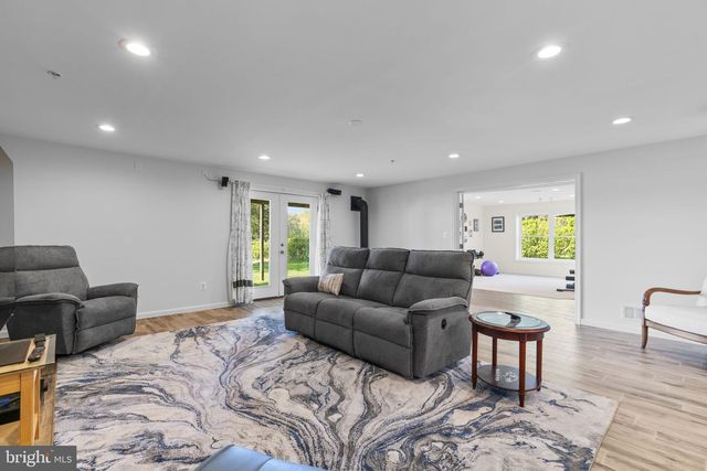 465 EDGEWATER RD, Pasadena, MD 21122
