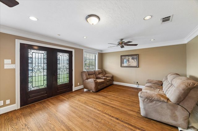 1330 Des Jardines Street, Houston, TX 77023