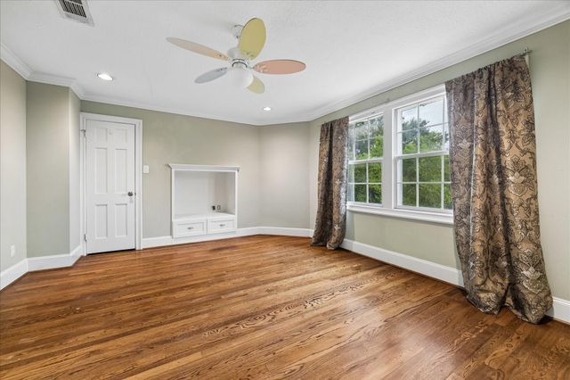 1330 Des Jardines Street, Houston, TX 77023