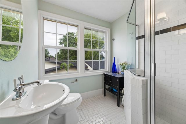 1330 Des Jardines Street, Houston, TX 77023