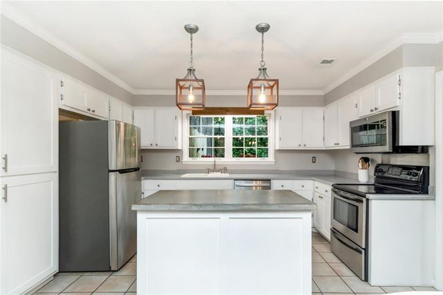 5911 Shenandoah Road N, Mobile, AL 36608