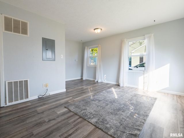 5120 N GLEN ELM Drive, Peoria Heights, IL 61616