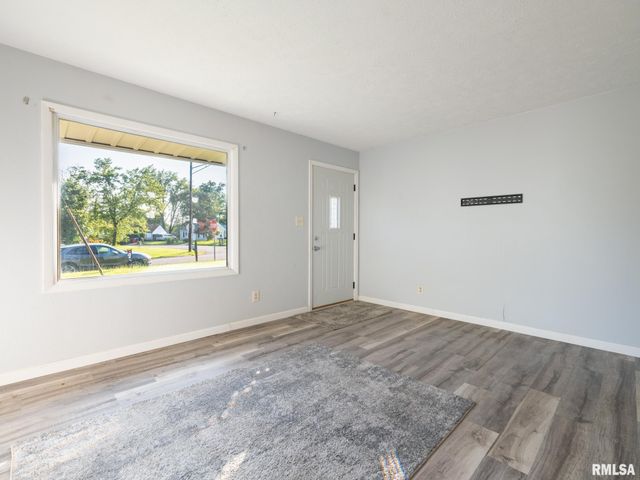 5120 N GLEN ELM Drive, Peoria Heights, IL 61616