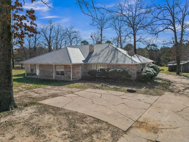 445 B and B Ln, Hallsville, TX 75650
