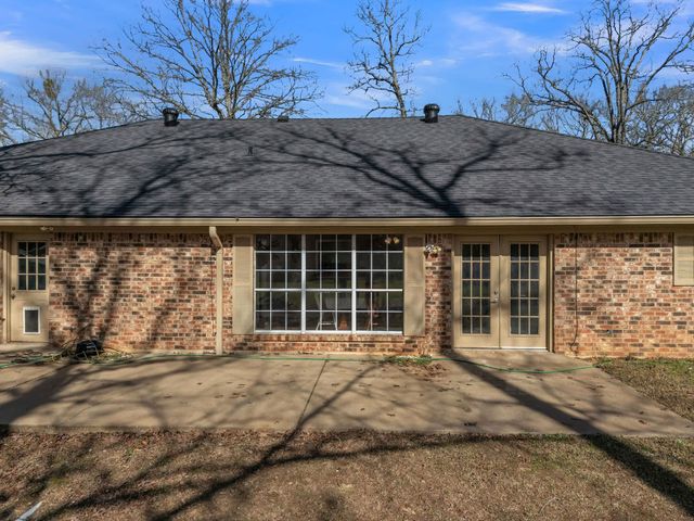 445 B and B Ln, Hallsville, TX 75650