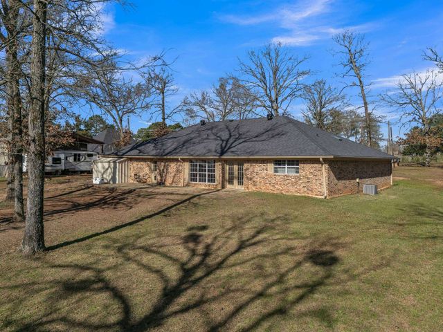 445 B and B Ln, Hallsville, TX 75650