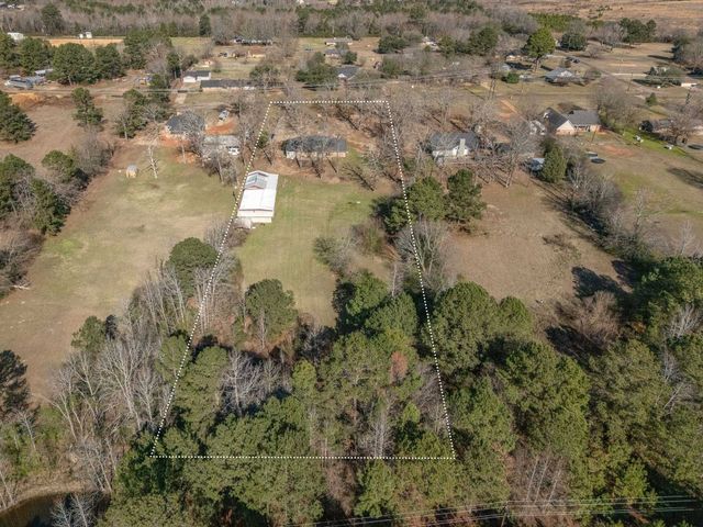 445 B and B Ln, Hallsville, TX 75650