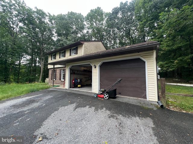 162 STITZER RD, Fleetwood, PA 19522
