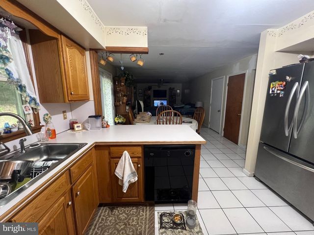 162 STITZER RD, Fleetwood, PA 19522