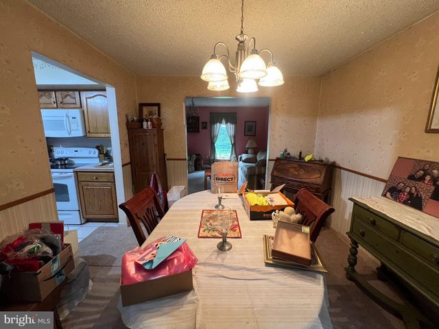 162 STITZER RD, Fleetwood, PA 19522