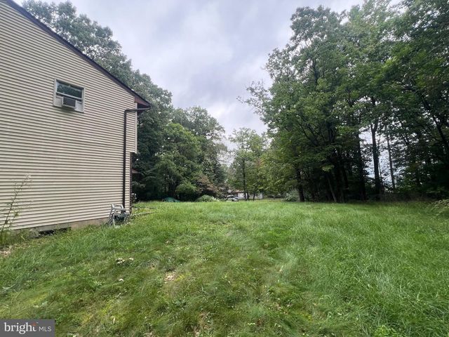 162 STITZER RD, Fleetwood, PA 19522