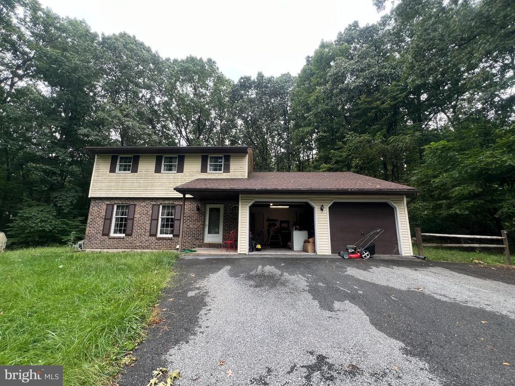 162 STITZER RD, Fleetwood, PA 19522