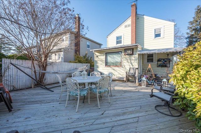 64 E Chester Street, Valley Stream, NY 11580