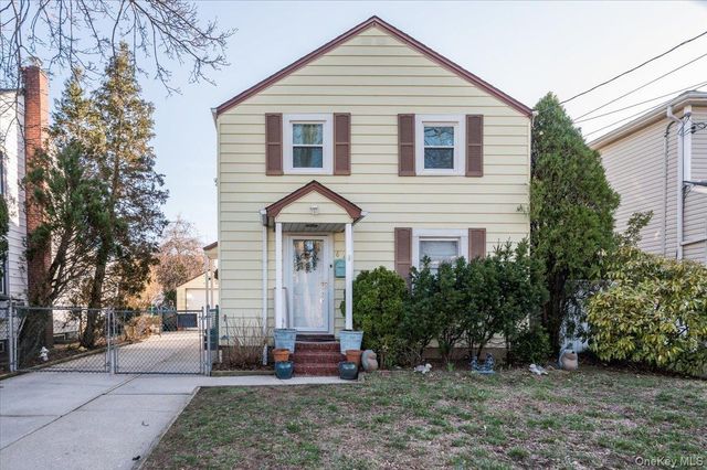 64 E Chester Street, Valley Stream, NY 11580