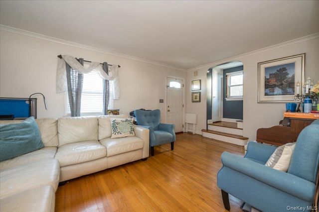 64 E Chester Street, Valley Stream, NY 11580