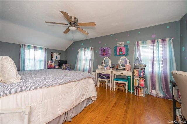 64 E Chester Street, Valley Stream, NY 11580
