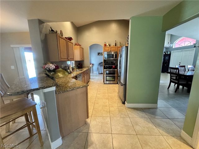 42 NE 13th AVE, Cape Coral, FL 33909