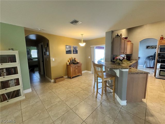 42 NE 13th AVE, Cape Coral, FL 33909