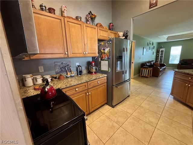42 NE 13th AVE, Cape Coral, FL 33909
