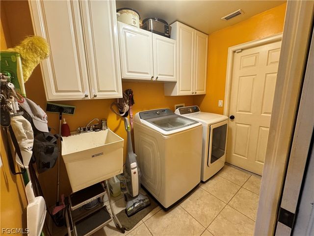 42 NE 13th AVE, Cape Coral, FL 33909