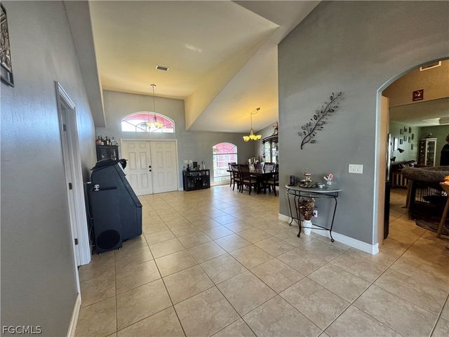 42 NE 13th AVE, Cape Coral, FL 33909