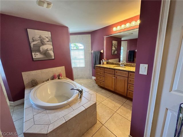 42 NE 13th AVE, Cape Coral, FL 33909