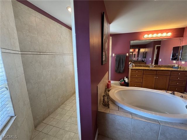 42 NE 13th AVE, Cape Coral, FL 33909