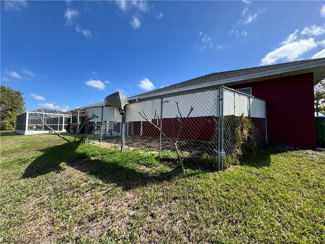 42 NE 13th AVE, Cape Coral, FL 33909