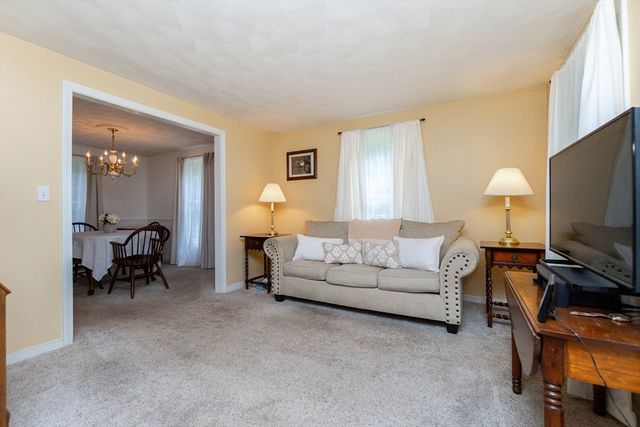 6 Woodchester Rd, Franklin, MA 02038