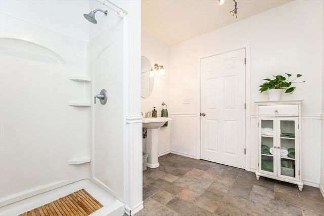 6 Woodchester Rd, Franklin, MA 02038