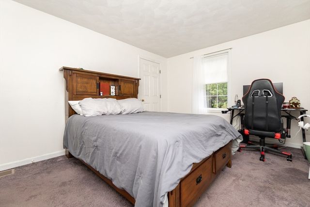 6 Woodchester Rd, Franklin, MA 02038