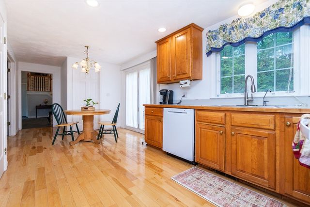 6 Woodchester Rd, Franklin, MA 02038