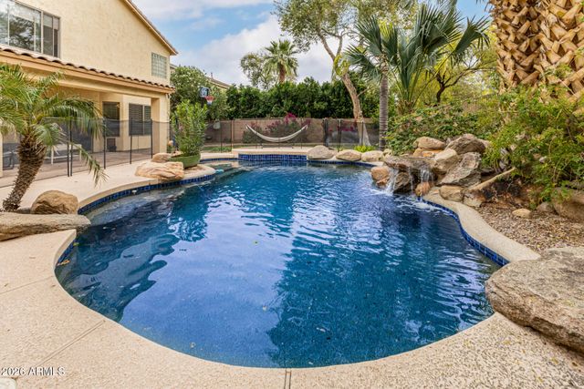 285 W Goldfinch Way, Chandler, AZ 85286