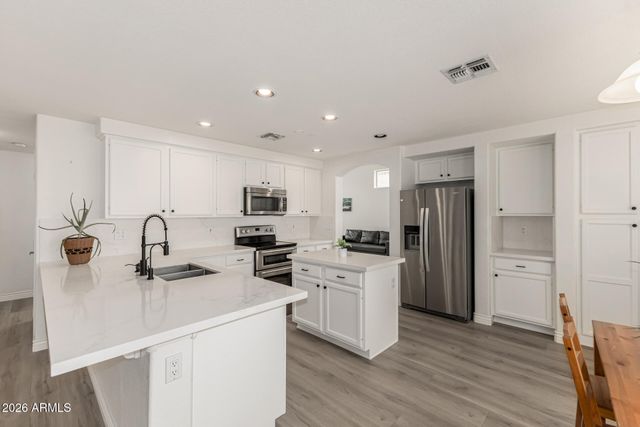 285 W Goldfinch Way, Chandler, AZ 85286