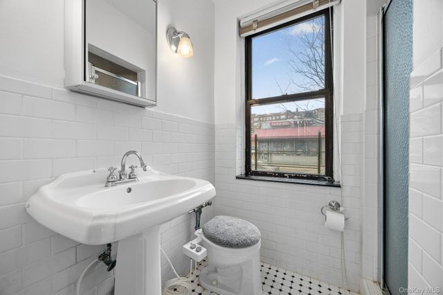 69-40 YELLOWSTONE Boulevard 108, Forest Hills, NY 11375