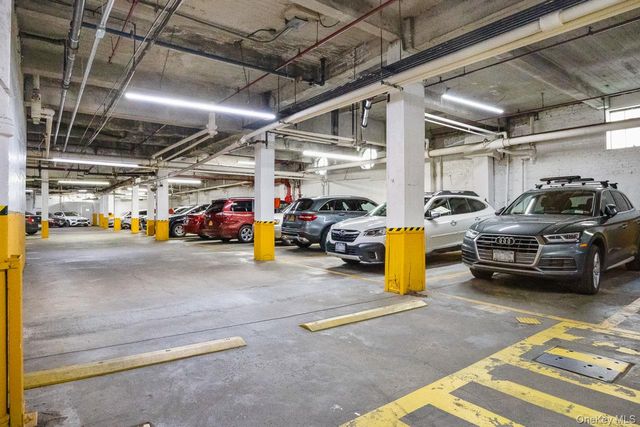 69-40 YELLOWSTONE Boulevard 108, Forest Hills, NY 11375