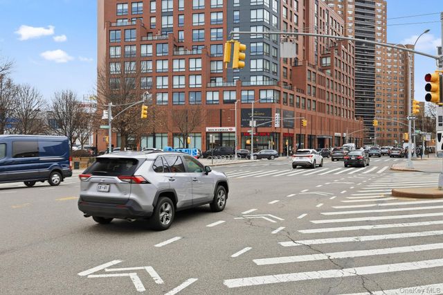 69-40 YELLOWSTONE Boulevard 108, Forest Hills, NY 11375