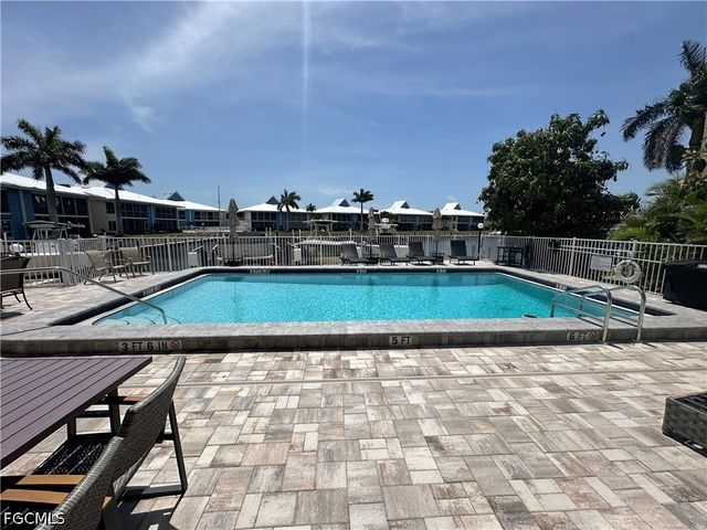 4116 SE 20th PL 102, Cape Coral, FL 33904